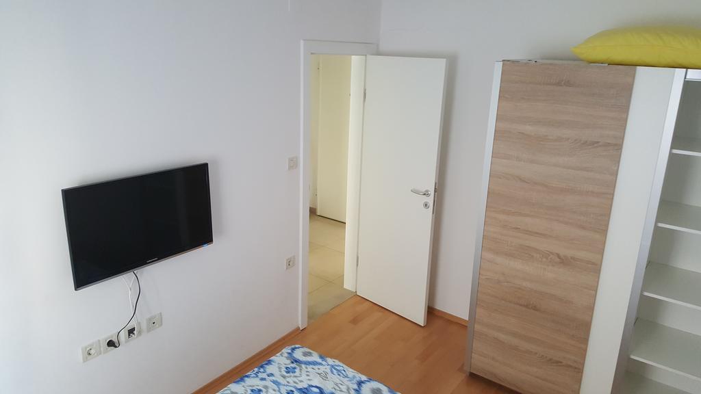 Apartments Vedran Punat Buitenkant foto